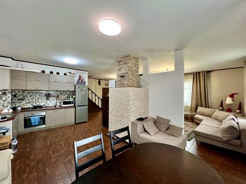 будинок за адресою Революції Гідності вул. (Революції)