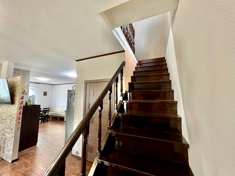 будинок за адресою Революції Гідності вул. (Революції)