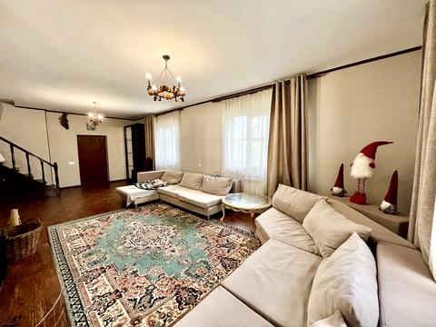 будинок за адресою Революції Гідності вул. (Революції)