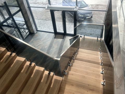 комерційна за адресою Київська, 1