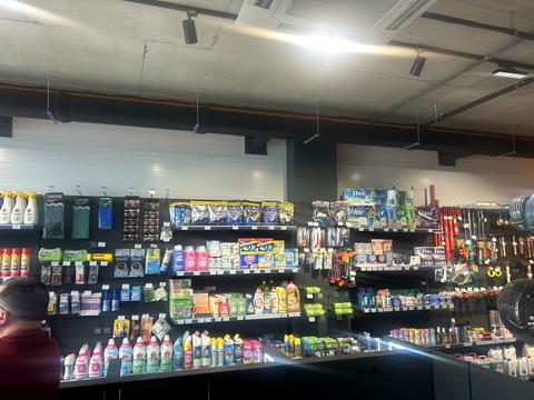 комерційна за адресою Київська, 1