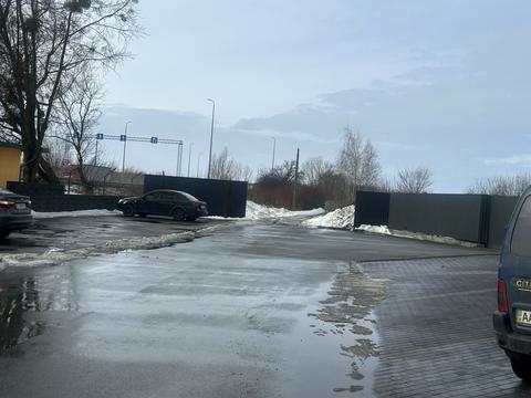 комерційна за адресою Київська, 1