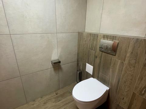 комерційна за адресою Академіка Андрія Сахарова вул., 80а