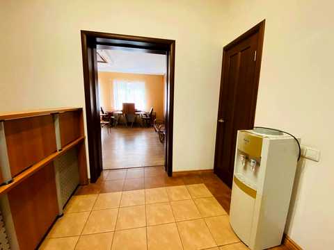 комерційна за адресою Турівська вул., 29