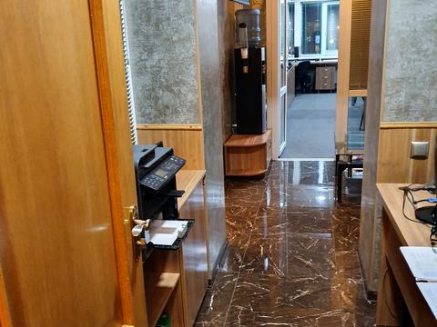 комерційна за адресою Межигірська вул., 25