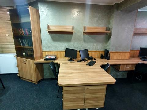 комерційна за адресою Межигірська вул., 25