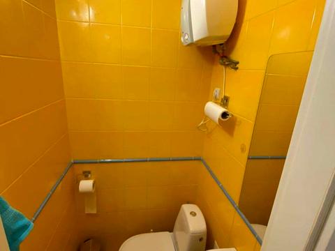комерційна за адресою Межигірська вул., 54