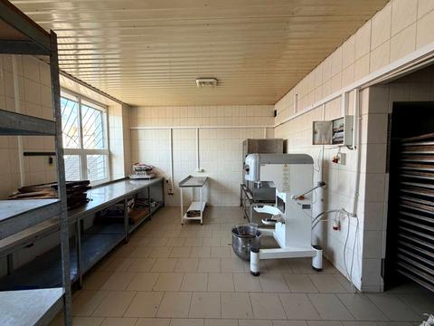 комерційна за адресою Центральна площа, 2Б