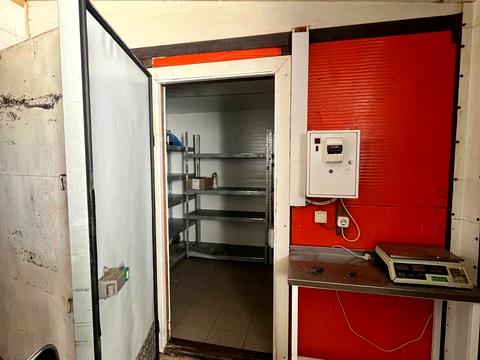 комерційна за адресою Центральна площа, 2Б