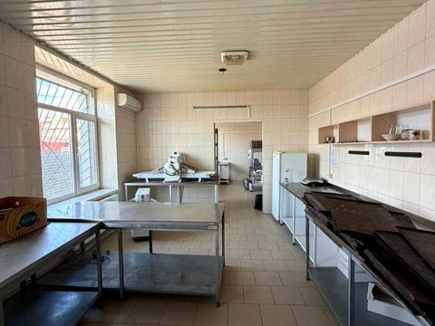 комерційна за адресою Центральна площа, 2Б