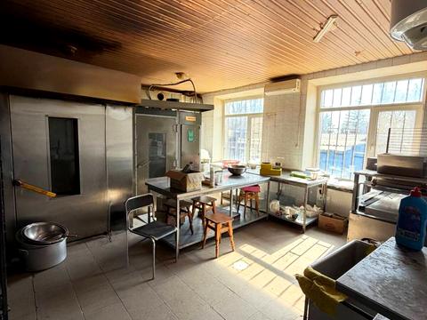 комерційна за адресою Центральна площа, 2Б