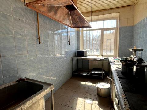 комерційна за адресою Центральна площа, 2Б