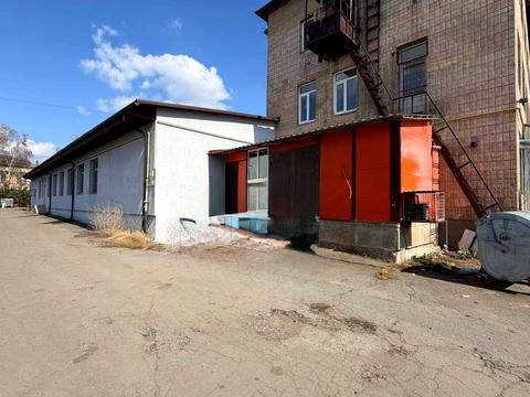 комерційна за адресою Центральна площа, 2Б