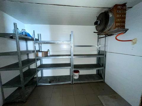 комерційна за адресою Центральна площа, 2Б