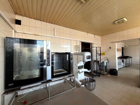 комерційна за адресою Центральна площа, 2Б