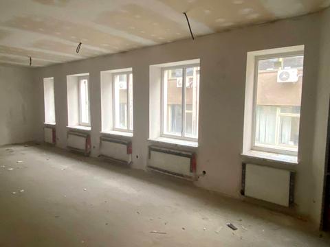 комерційна за адресою Андрея Шептицького вул., 105а