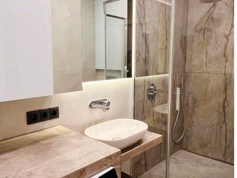 квартира за адресою Зарічанська вул., 11л