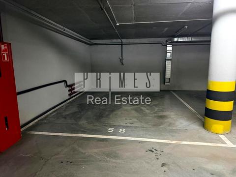 паркомісце за адресою Андрія Верхогляда вул. (Михайла Драгомирова), 11