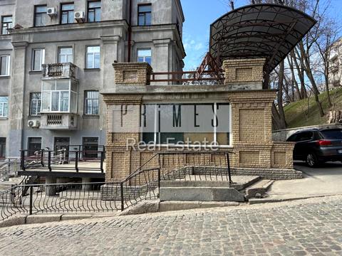комерційна за адресою Шовковична вул., 38