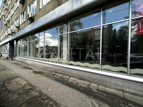 комерційна за адресою Куренівська вул., 2Б