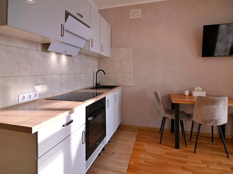 квартира за адресою Євгена Коновальця вул., 2