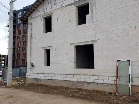 комерційна за адресою Келецька вул., 125