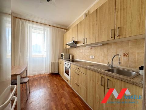 квартира за адресою Анни Ахматової вул., 45