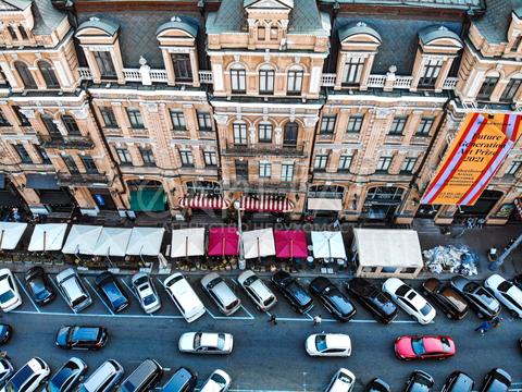 комерційна за адресою Басейна вул., 1