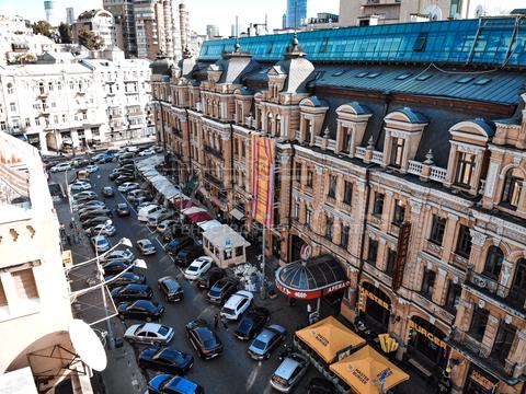 комерційна за адресою Басейна вул., 1