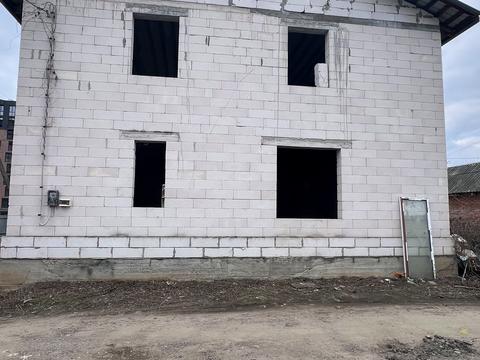 комерційна за адресою Келецька вул., 125