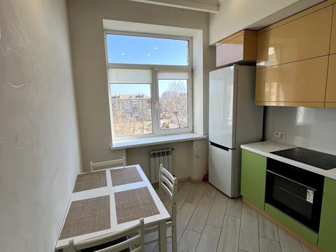 квартира за адресою Леоніда Каденюка просп. (Юрія Гагаріна), 14