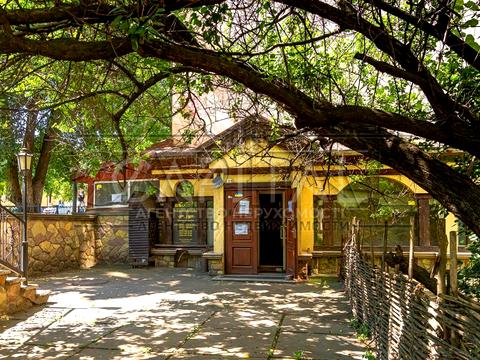 комерційна за адресою Дегтярівська вул., 26