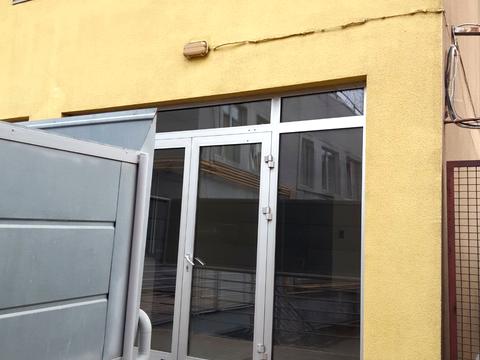 комерційна за адресою Левка Лук'яненка вул. (Василя Жуковського), 1