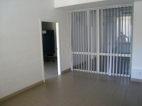 комерційна за адресою Левка Лук'яненка вул. (Василя Жуковського), 1