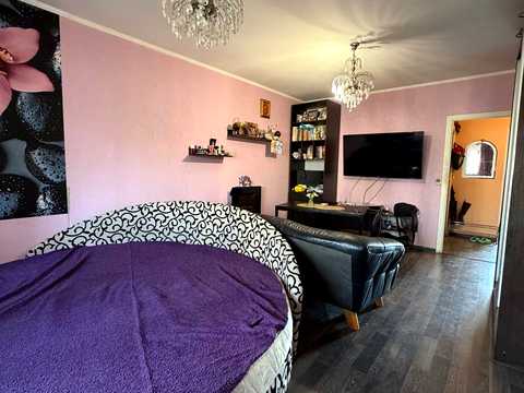 квартира за адресою Тролейбусна вул., 8