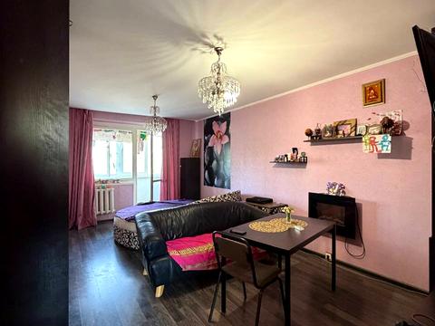 квартира за адресою Тролейбусна вул., 8