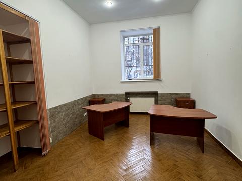 комерційна за адресою Євгена Чикаленка вул. (Пушкінська), 8