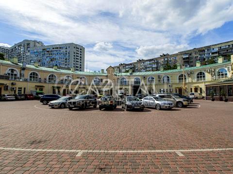 коммерческая по адресу Леси Украинки бульв., 28 В