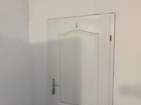 коммерческая по адресу Кловский спуск, 18