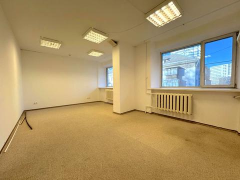 коммерческая по адресу Кловский спуск (Кловський), 18