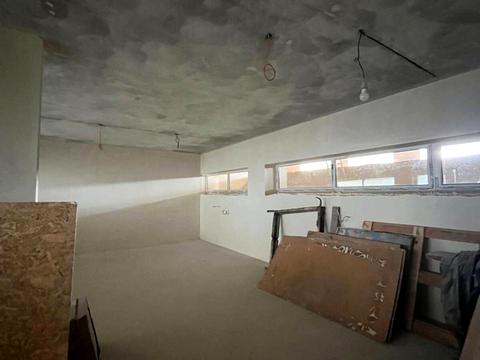 комерційна за адресою Таращанська вул., 143