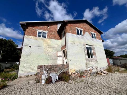 комерційна за адресою Таращанська вул., 143