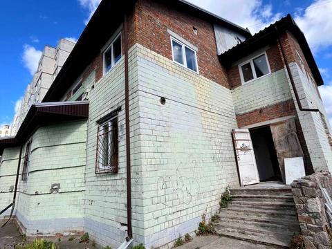 комерційна за адресою Таращанська вул., 143