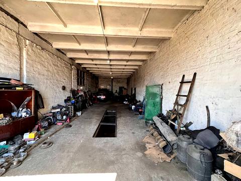 комерційна за адресою Колгоспна, 2в