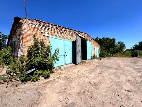 комерційна за адресою Колгоспна, 2в