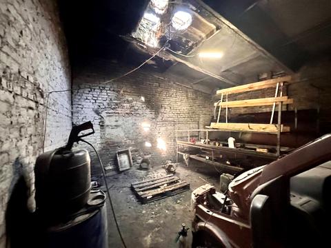 комерційна за адресою Колгоспна, 2в