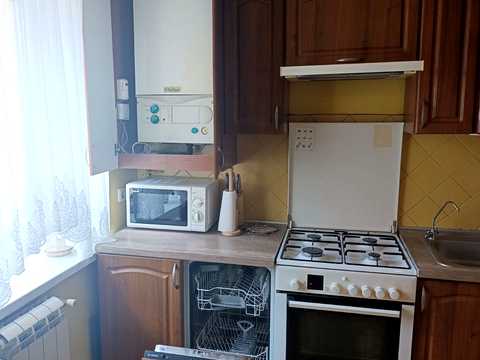 квартира за адресою Листопадна вул., 8
