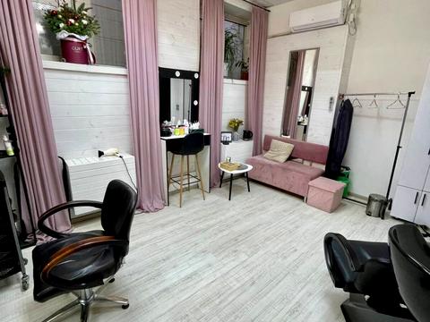 комерційна за адресою Богдана Хмельницького вул., 9