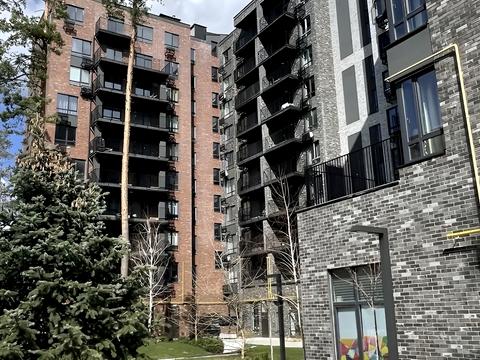 комерційна за адресою Університетська вул., 1
