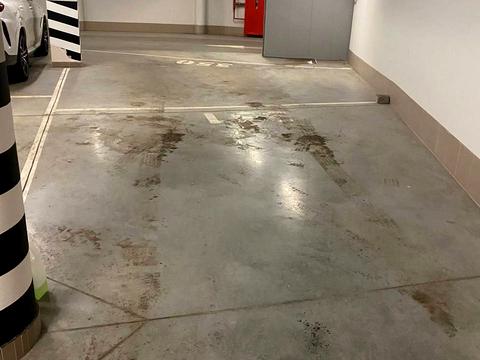 паркоместо по адресу Андрея Верхогляда ул. (Михайла Драгомирова), 17-В